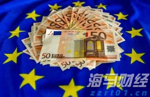 市政务服务中心推出便民措施提升企业办事效率